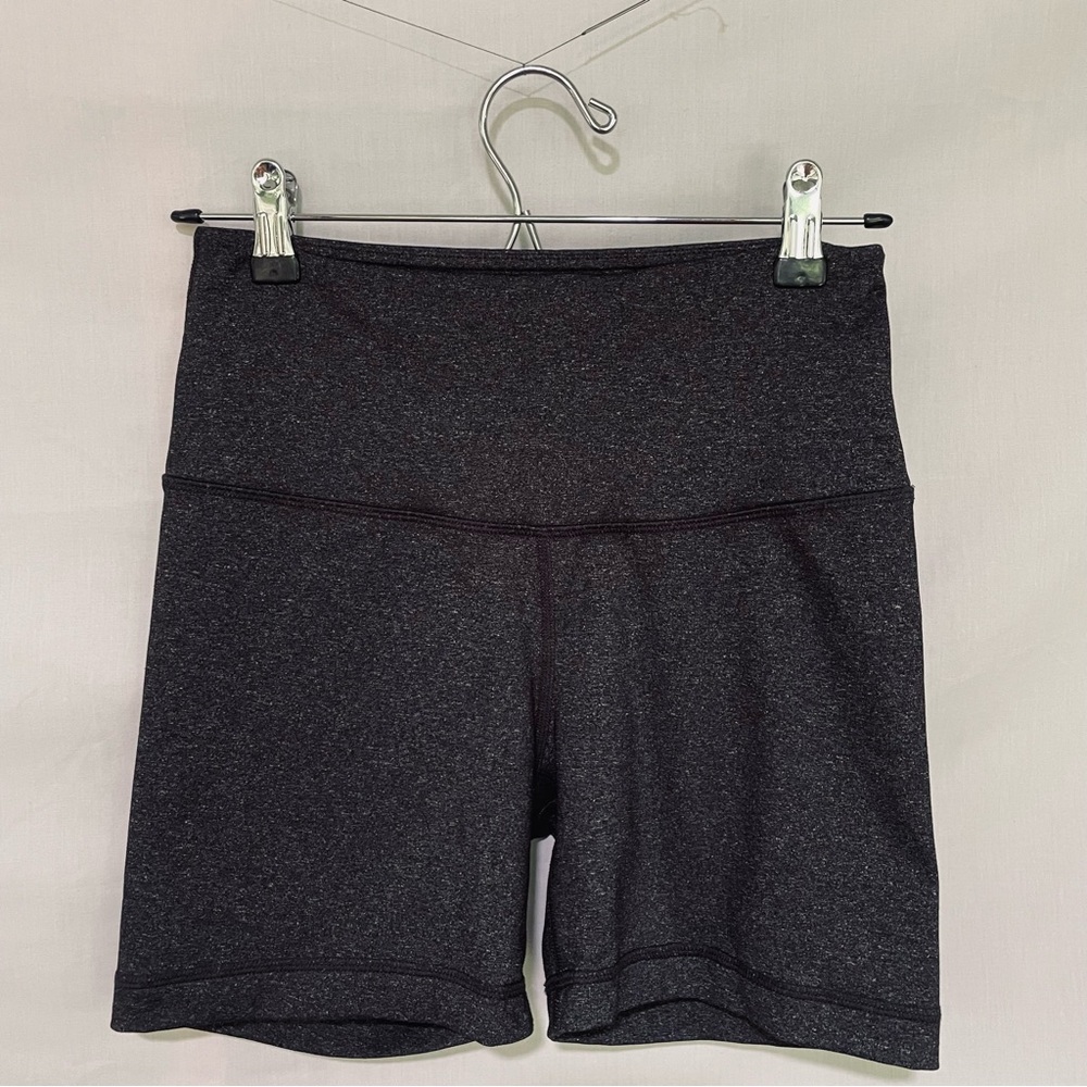 90 Degree By Reflex Women’s Heathered Charcoal Bike Shorts Size Small